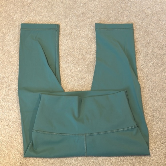 NWOT lululemon seafoam green capris - Picture 1 of 2
